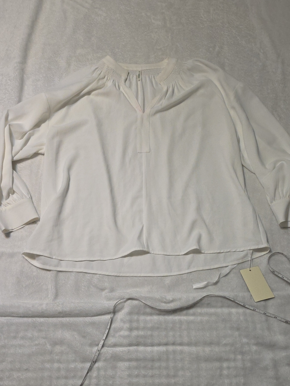 Nwt HALARA Cream Scoop-Neck Long Sleeve Blouse #644